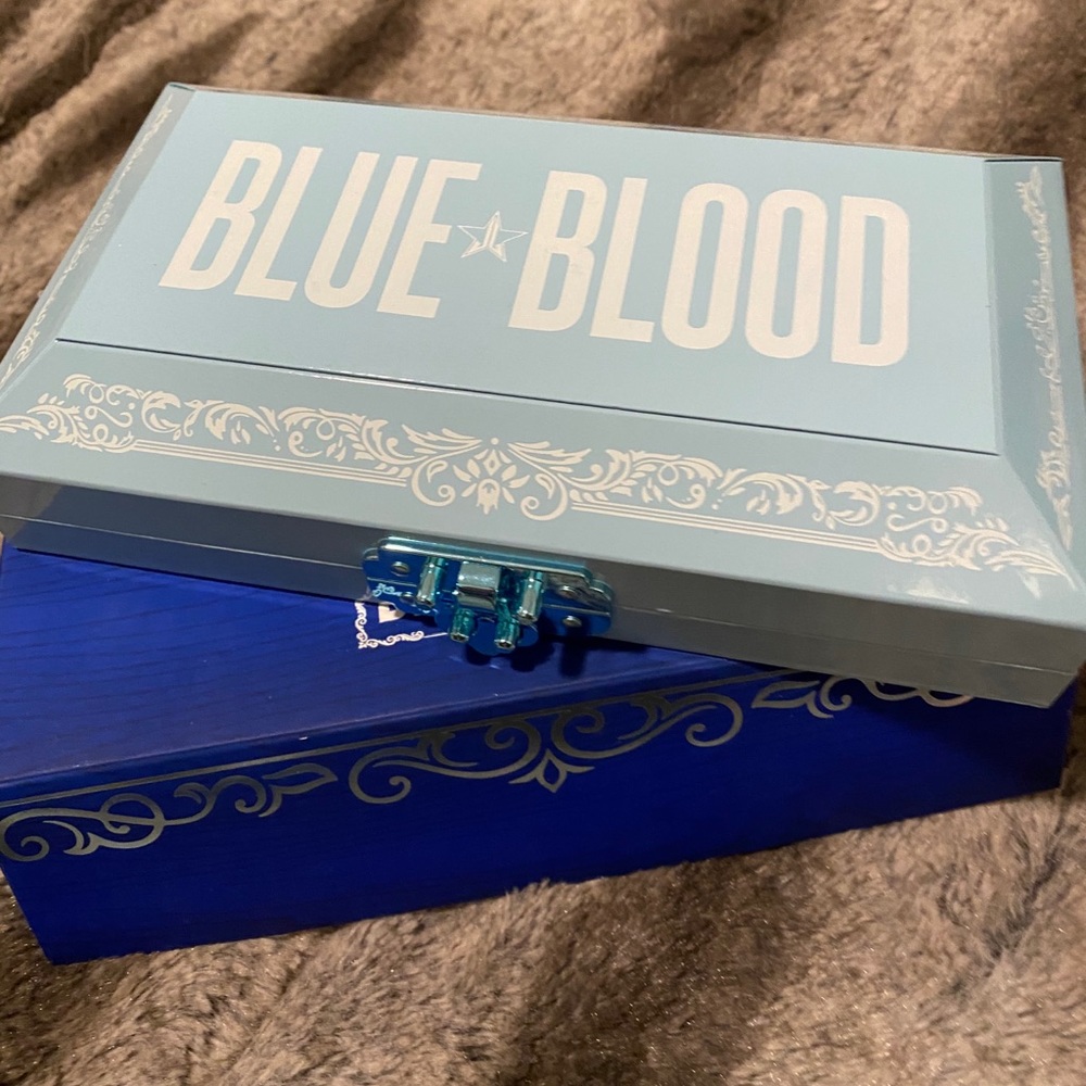 JSC Blue Blood eyeshadow palette